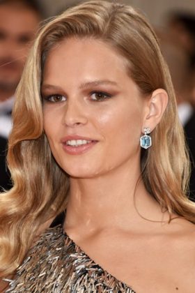 Anna Ewers