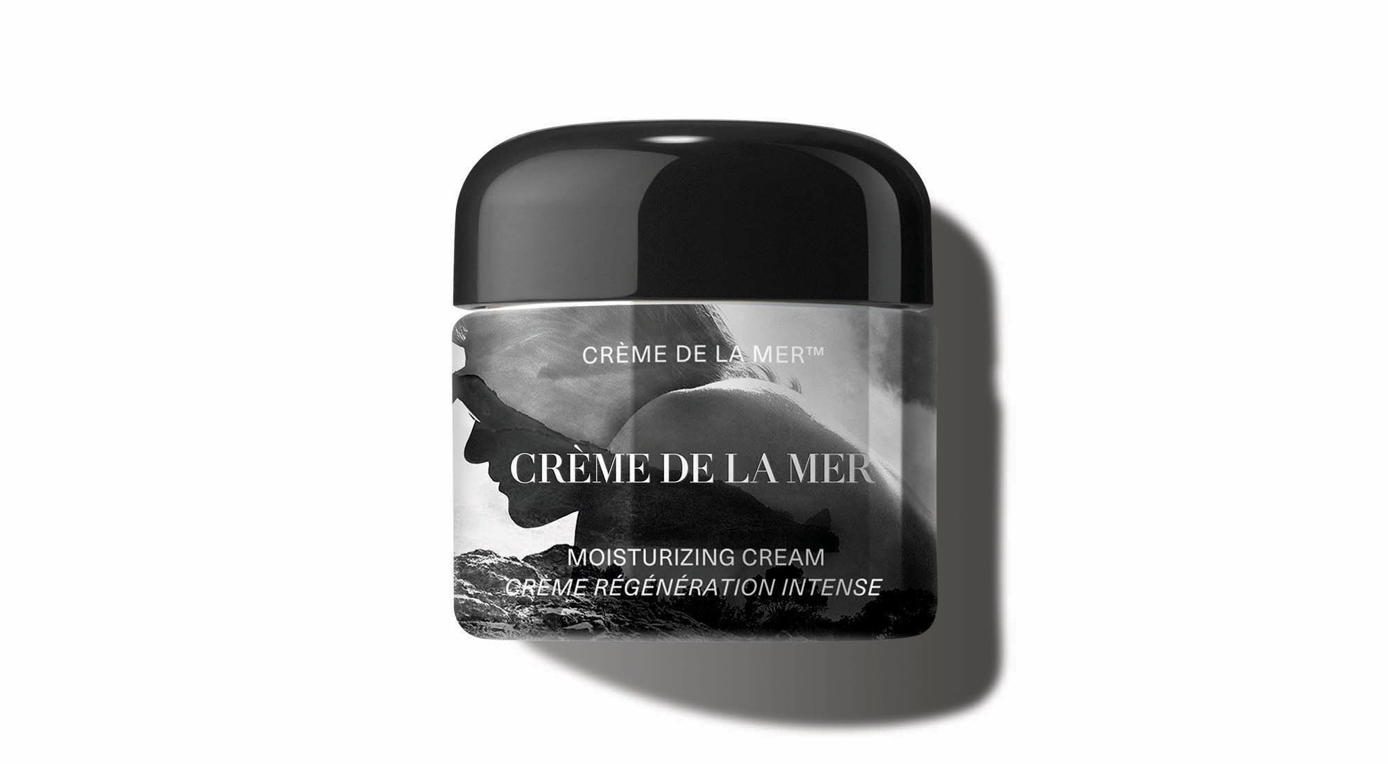 Συλλεκτική συσκευασία Crème de La Mer ντυμένη με λήψη της Gray Sorrenti