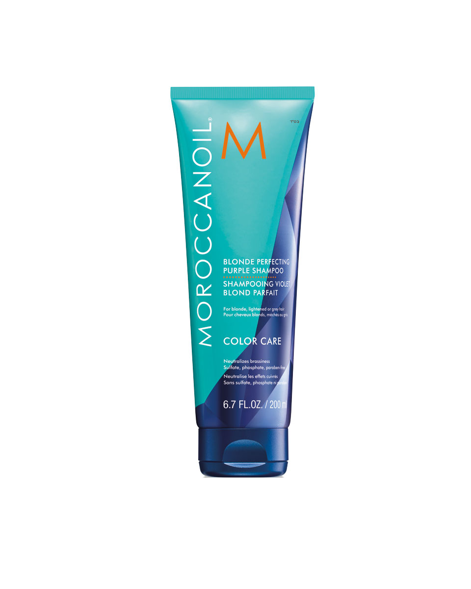 Blonde Perfecting
Purple Shampoo
που εξισορροπεί
τη λιπαρότητα
και διορθώνει την
απόχρωση στα ξανθά,
ανοιχτόχρωμα ή γκρίζα
μαλλιά, Moroccanoil.