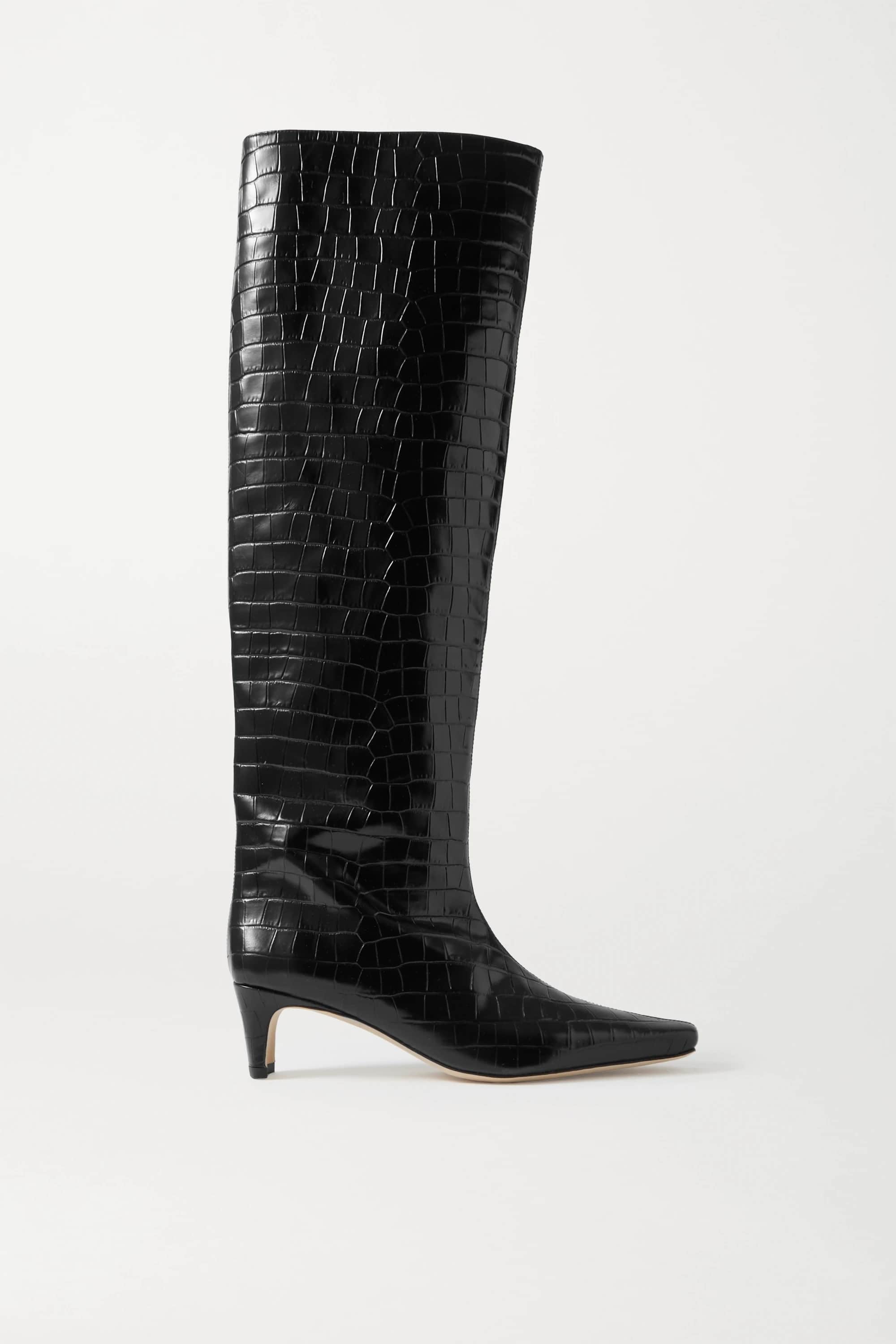 Δερμάτινη μπότα Staud, από 520€ τώρα 156€. Net a Porter