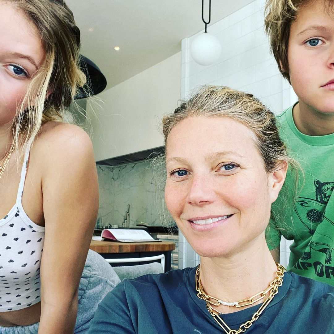 Gwyneth Paltrow, Apple και Moses Martin
