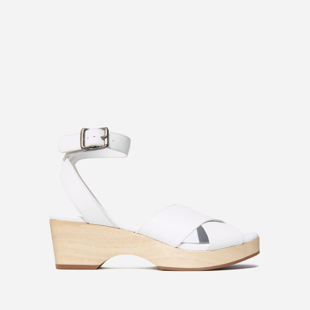 Σανδάλια Everlane 92€