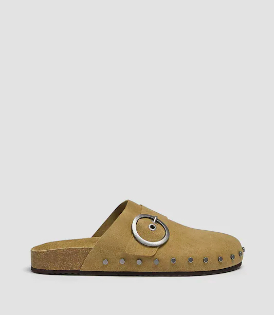 Δερμάτινα slides σαμπό με αγκράφα, 25.99€, Pull&Bear