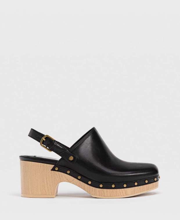 Clogs με λουράκι και ξύλινο τακούνι, 35.99€, Stradivarius