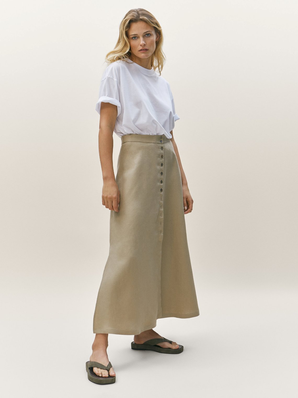 Λινή φούστα με κουμπιά, Massimo Dutti 34.95€ από 69.95 €