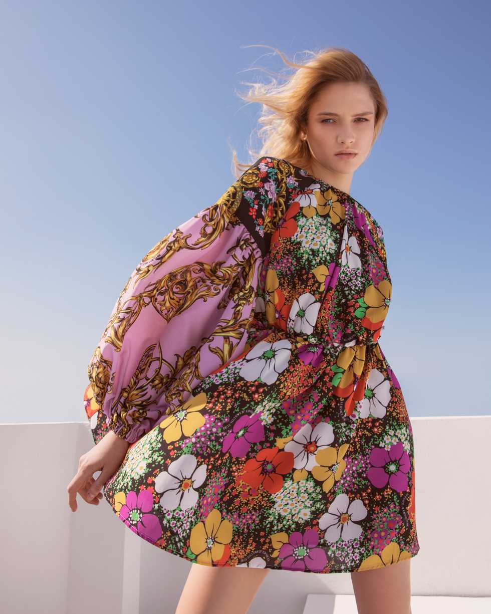 Floral mini φόρεμα με puff sleeves:, VERSACE Jeans Couture.