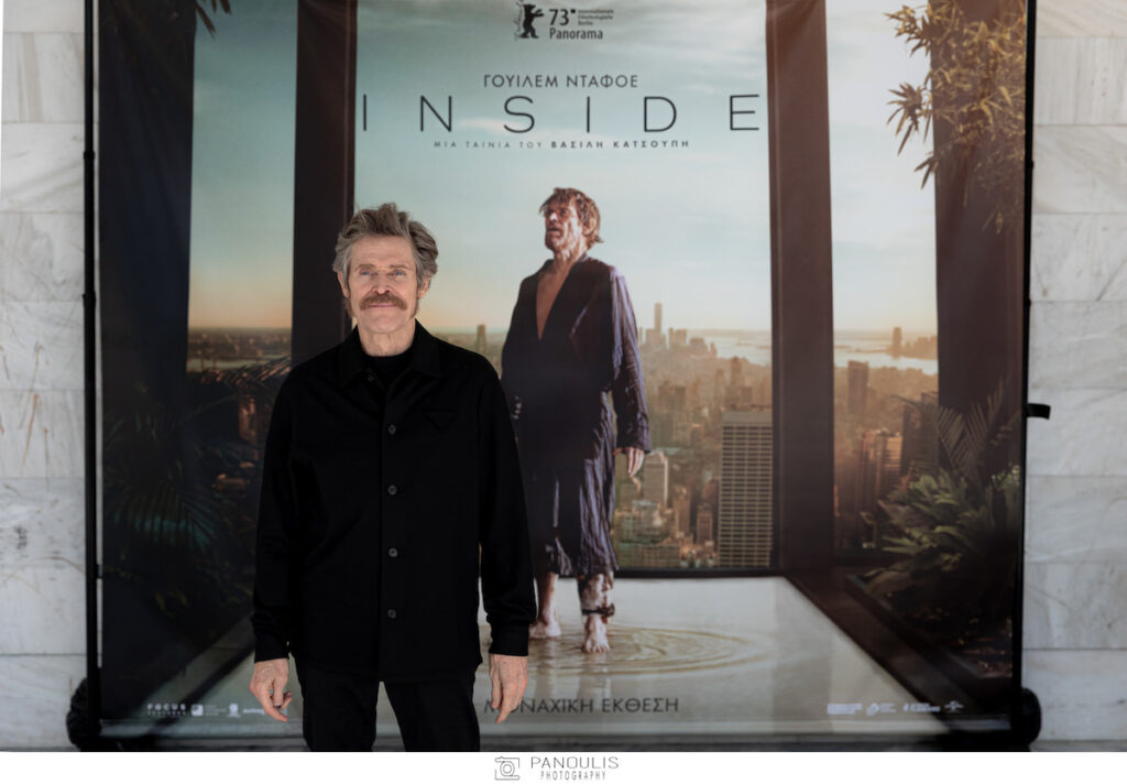 Inside: O Willem Dafoe "εγκλωβισμένος" στην ταινία τέχνης του Βασίλη Κατσούπη