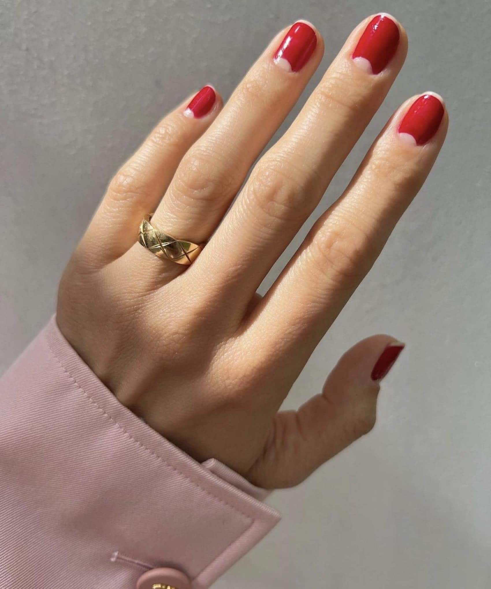 Betina Goldsteim, Half moon nails