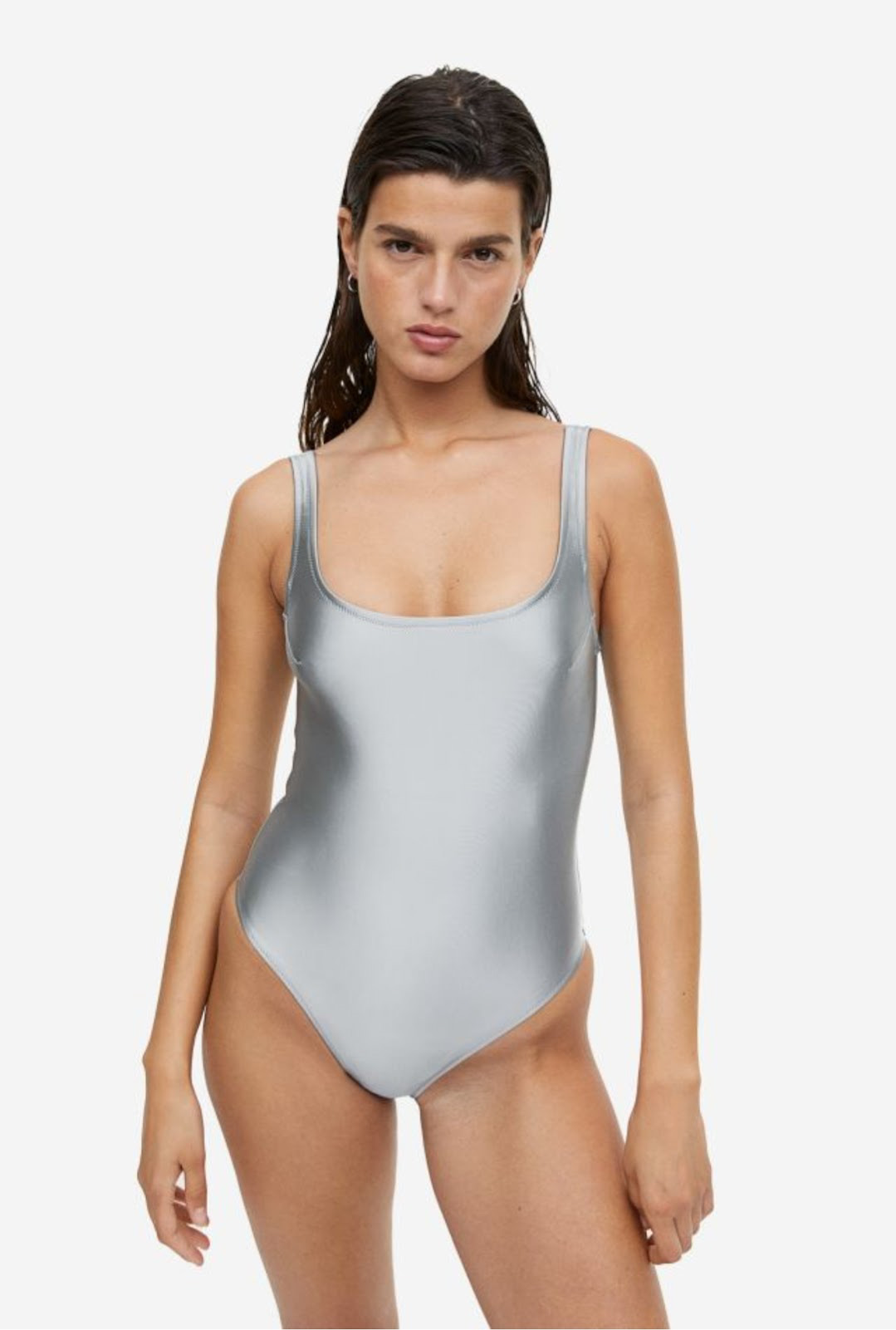 Ασημί ολόσωμο μαγιό high leg metallic 27.99 € , H&M.
