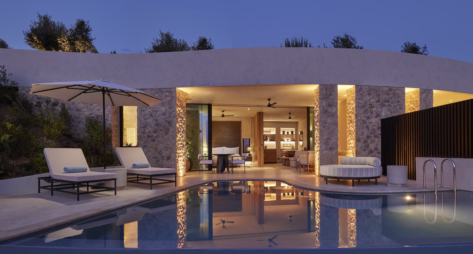 Villa Dusk