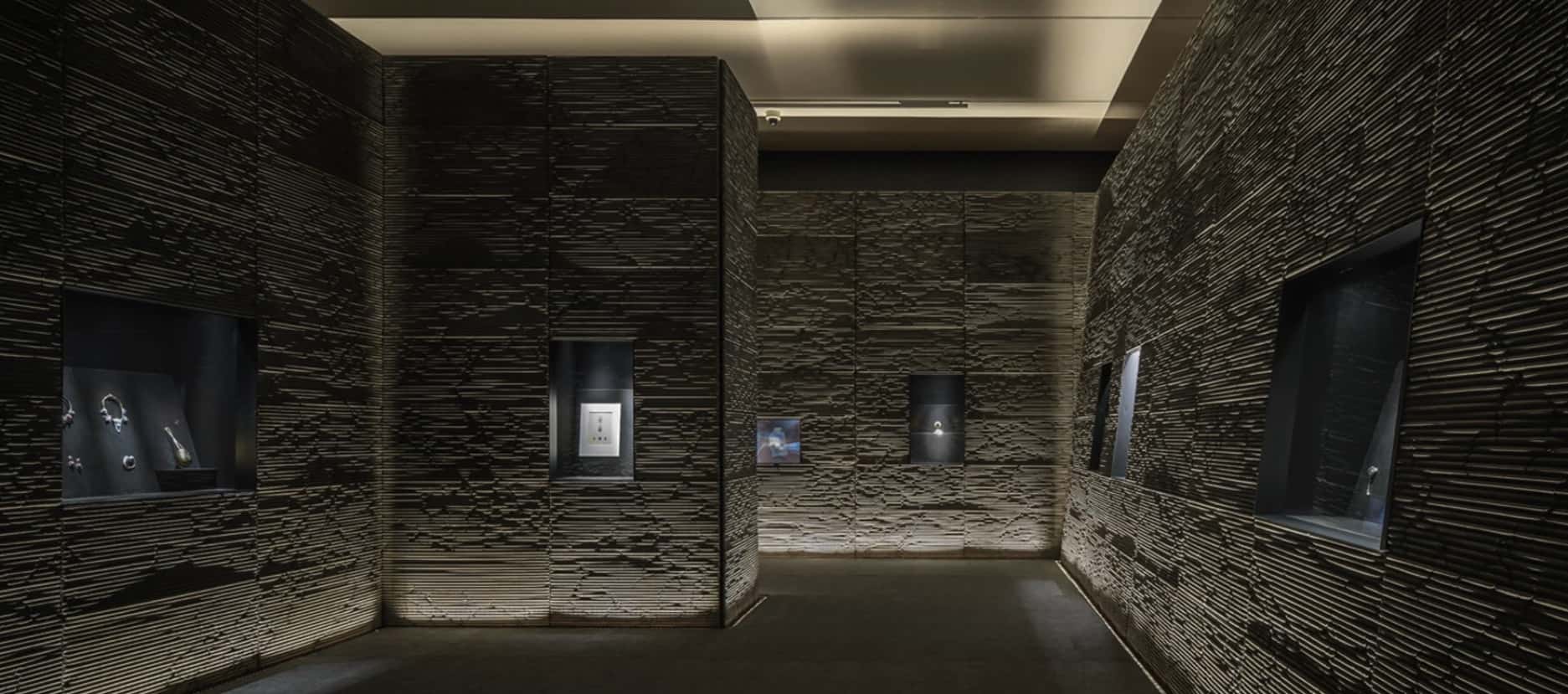 Cartier Design: A Living Legacy. Photo: Courtesy of Museo Jum.
