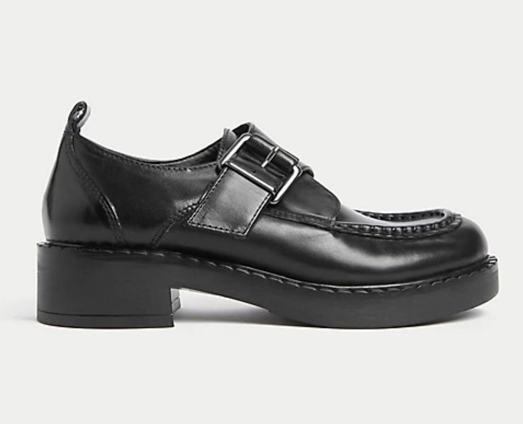 Δερμάτινα brogues με τακούνι, 69.99 € , Μarks & Spencer.