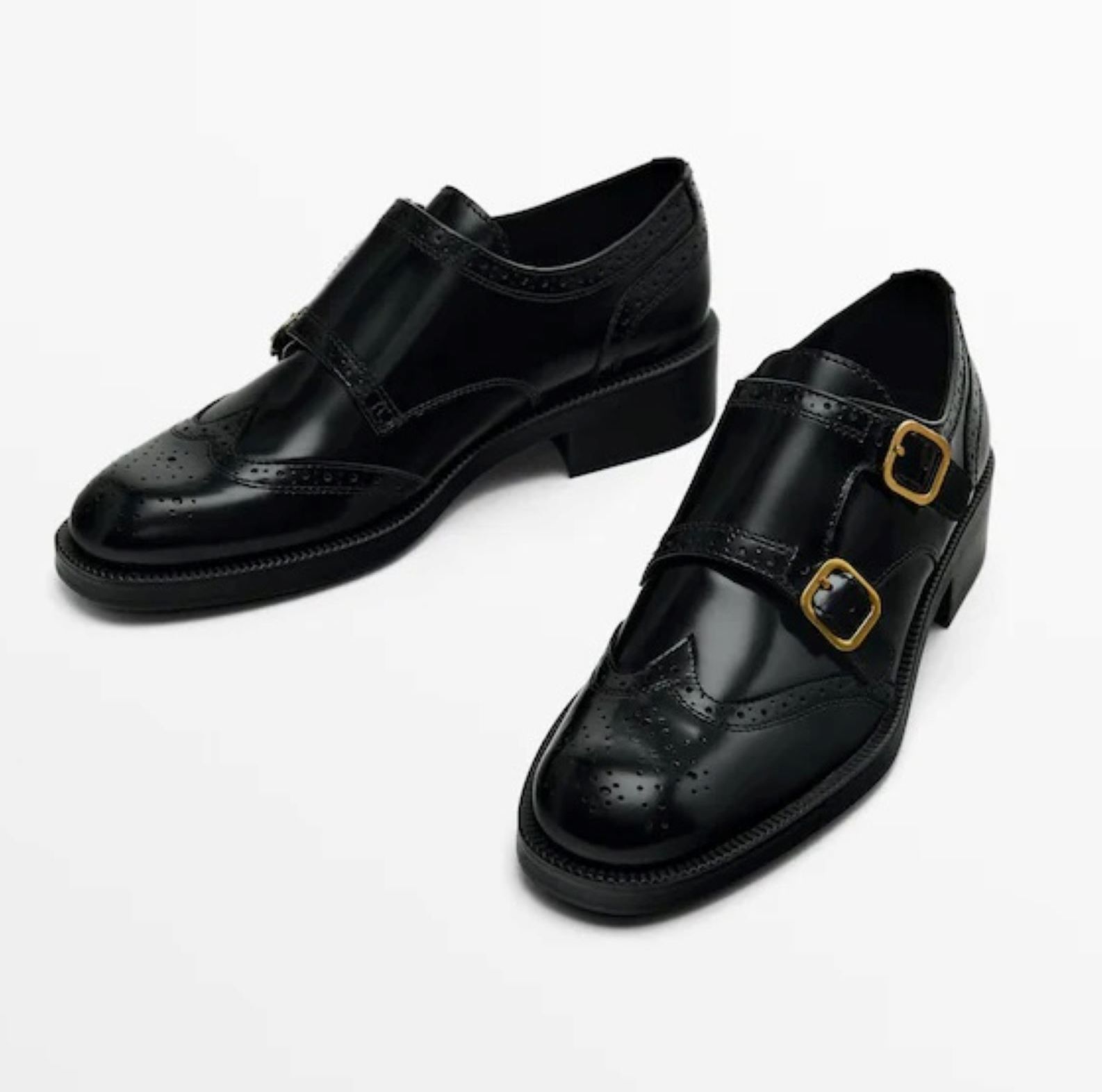 Ίσια παπούτσια με διπλή αγκράφα, 99.95 € , Massimo Dutti.