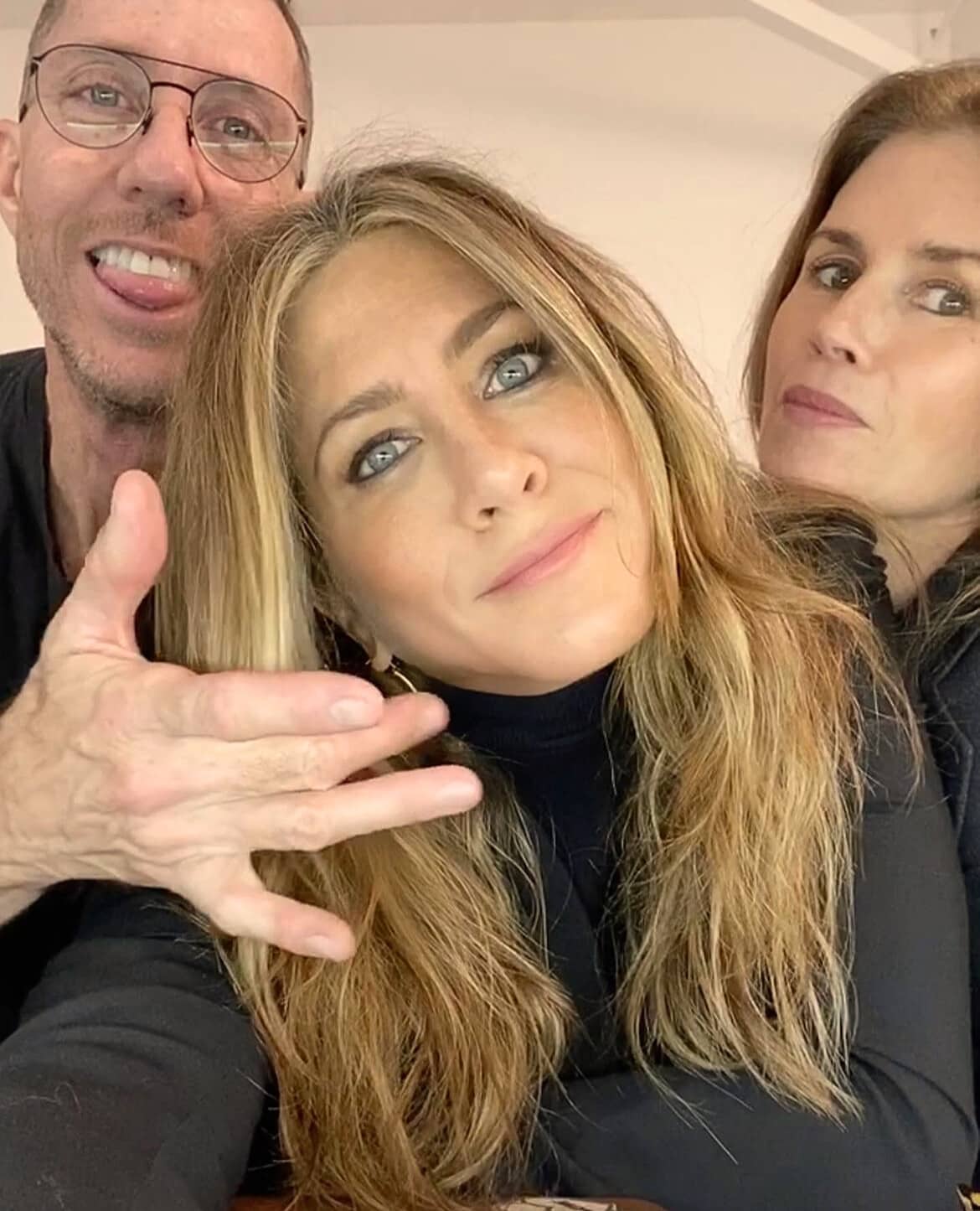 H makeup artist Gucci Westman με την Jennifer Aniston & τον hairstylist Chris McMillan