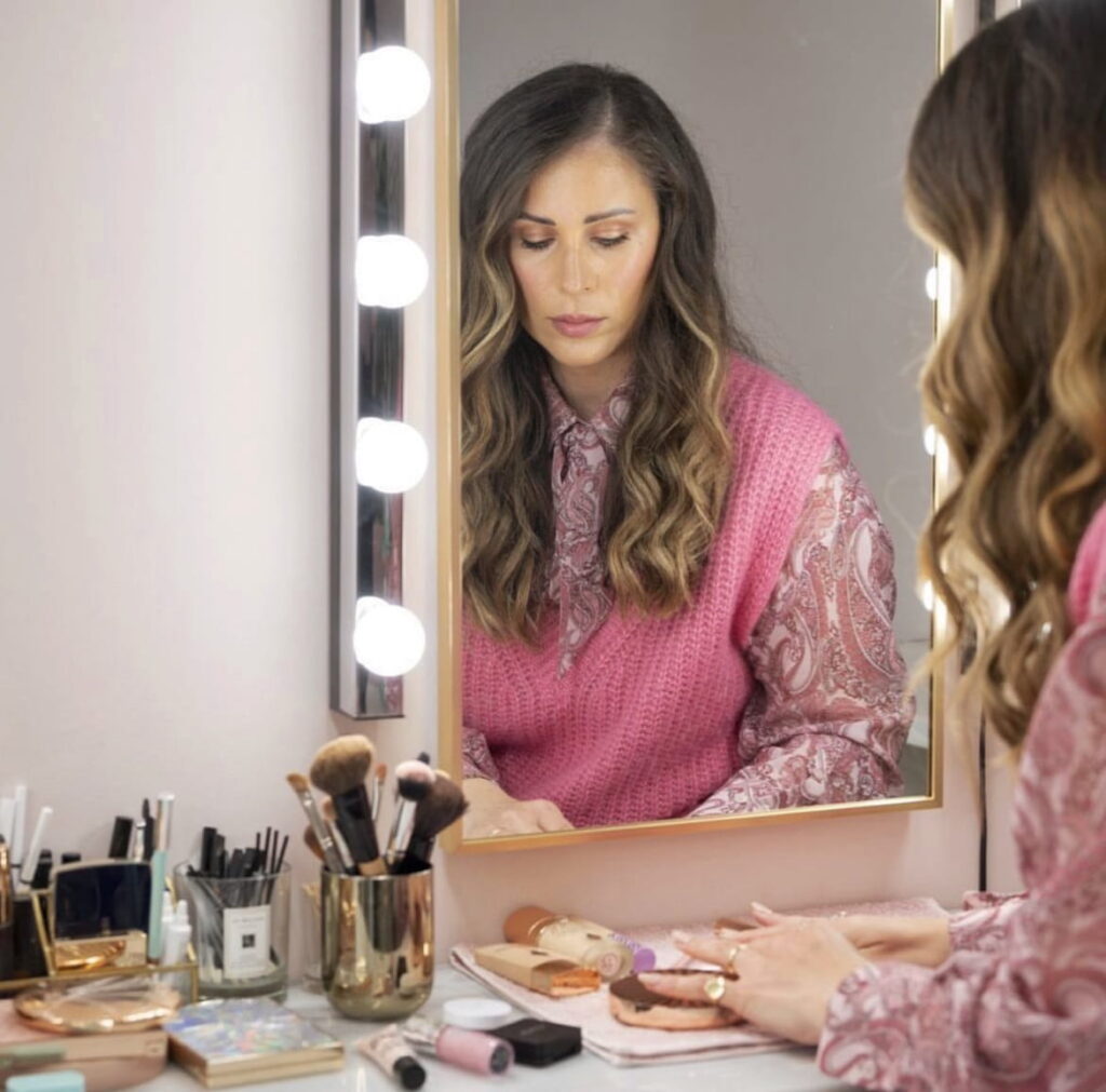 Καταξιωμένοι makeup artists μοιράζονται τα μυστικά του επαγγελματικού μακιγιάζ (part 1) 3 Καταξιωμένοι makeup artists μοιράζονται τα μυστικά του επαγγελματικού μακιγιάζ (part 1)