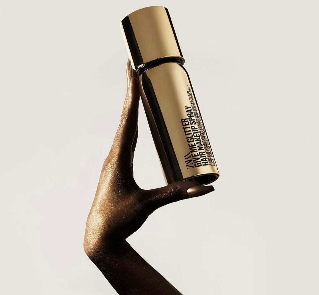 Gold glitter spray
