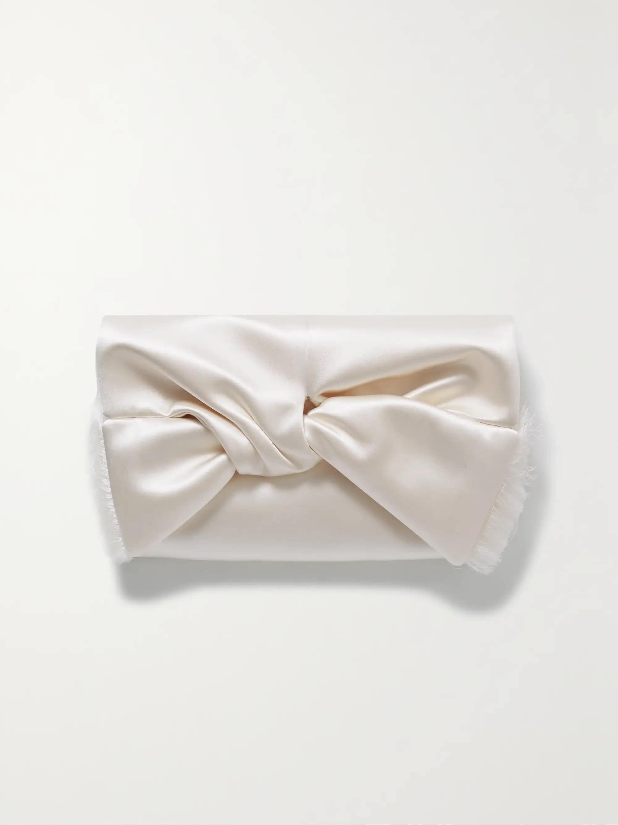 Satin Clutch, Anya Hindmarch, 225 € από 450 €, NET-A-PORTER