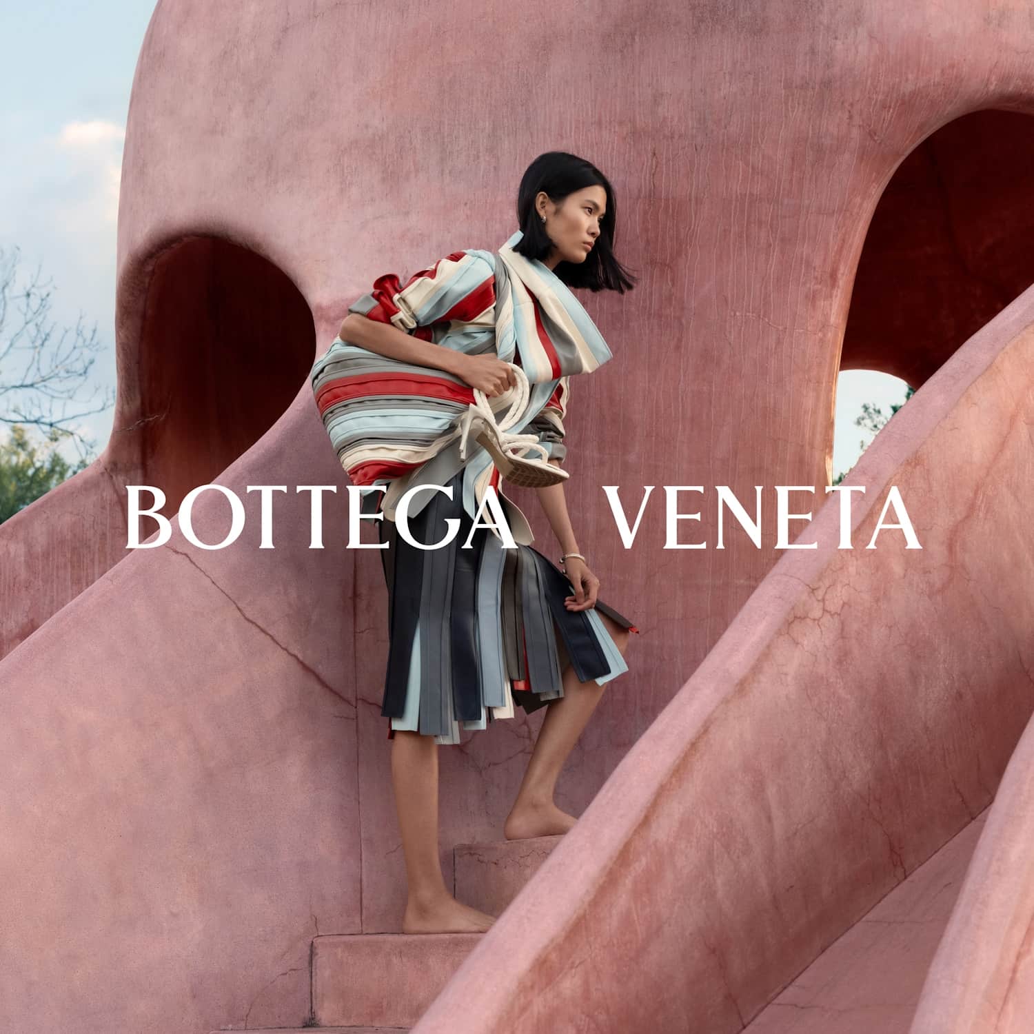 Bottega Veneta ss24, photo: Alec Soth.
Hair: Duffy.
Makeup: Hiromi Ueda
