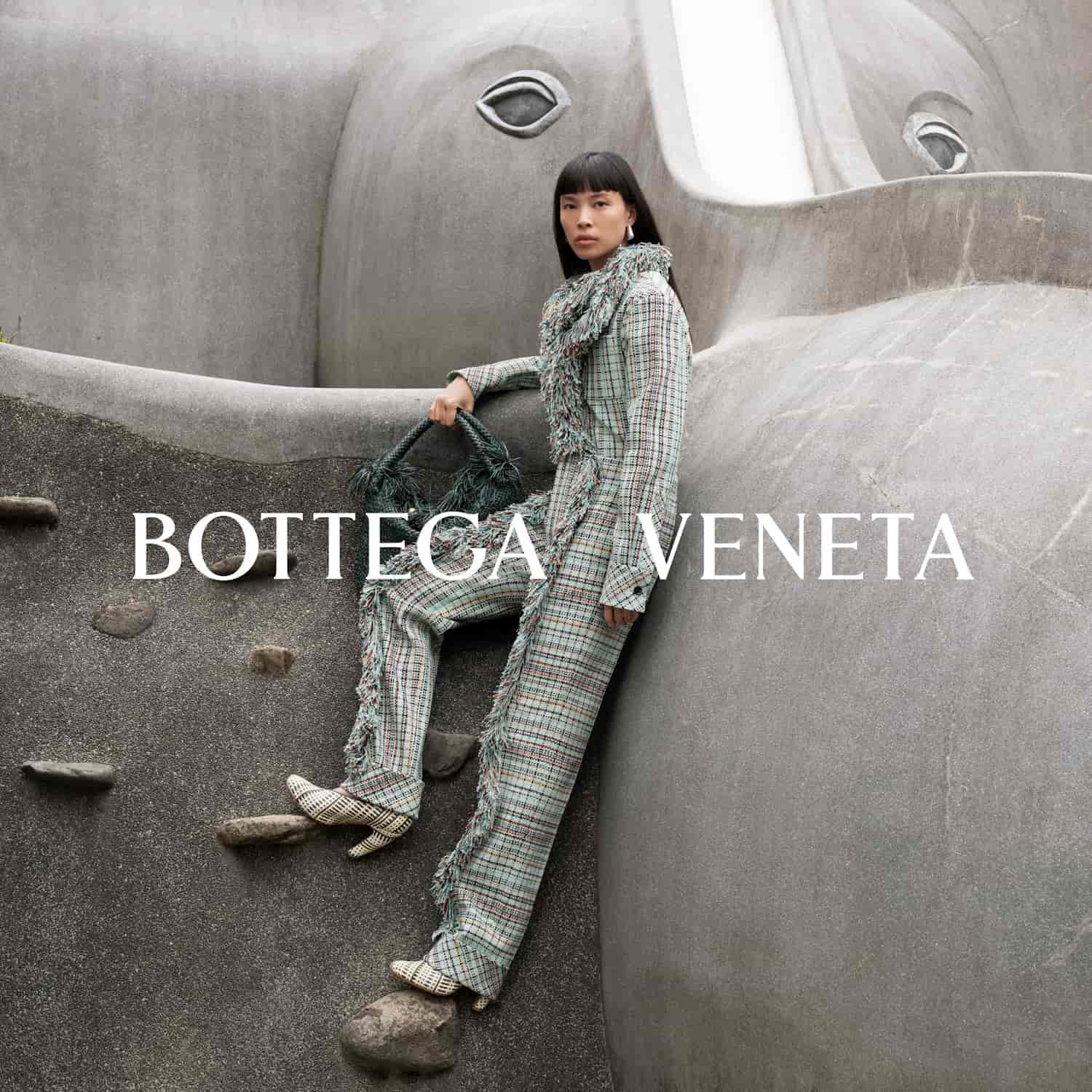 Bottega Veneta ss24, photo: Alec Soth.
Hair: Duffy.
Makeup: Hiromi Ueda