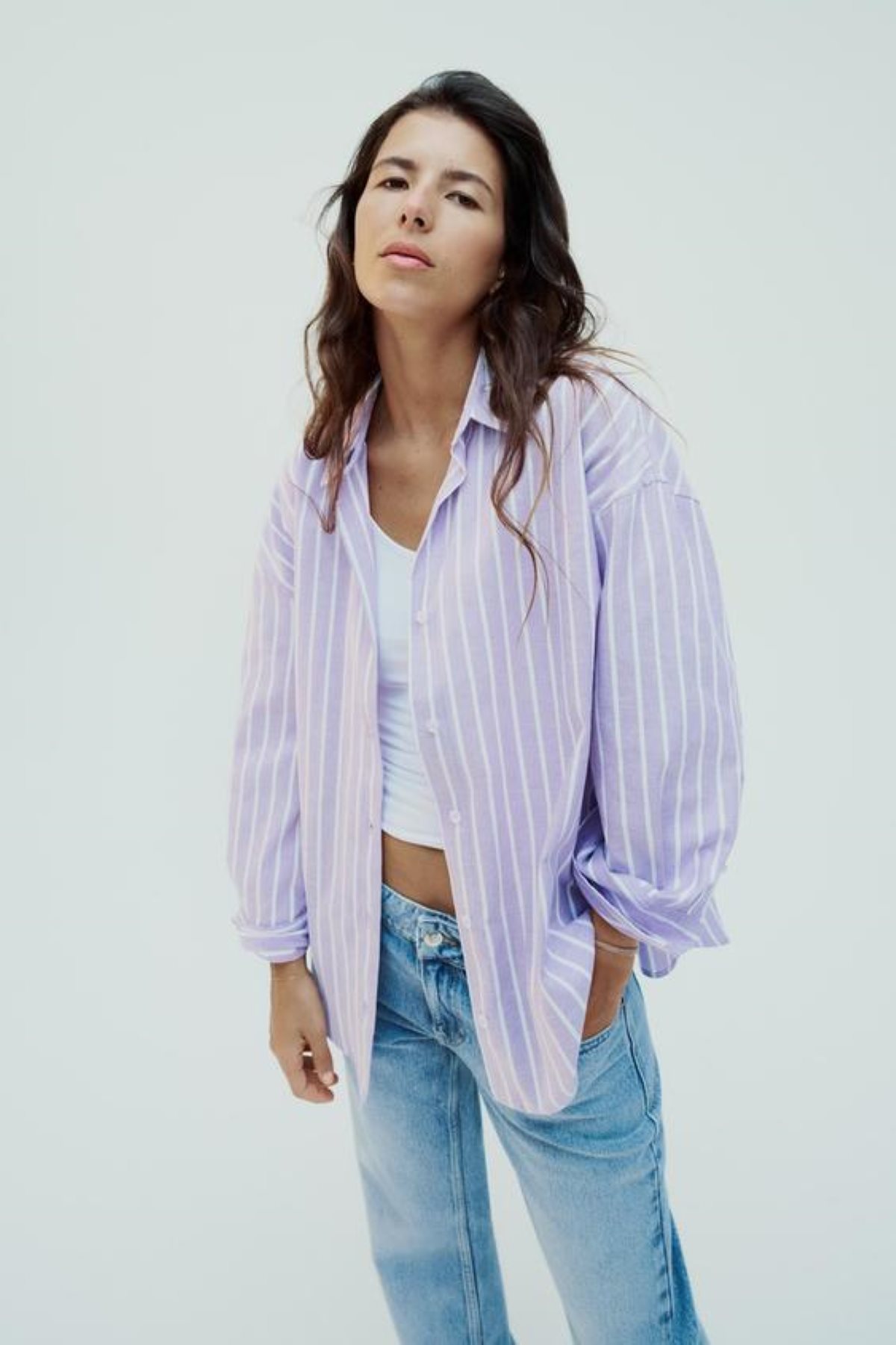 Ριγέ πουκάμισο μωβ-λευκό, 22.95 € , Zara