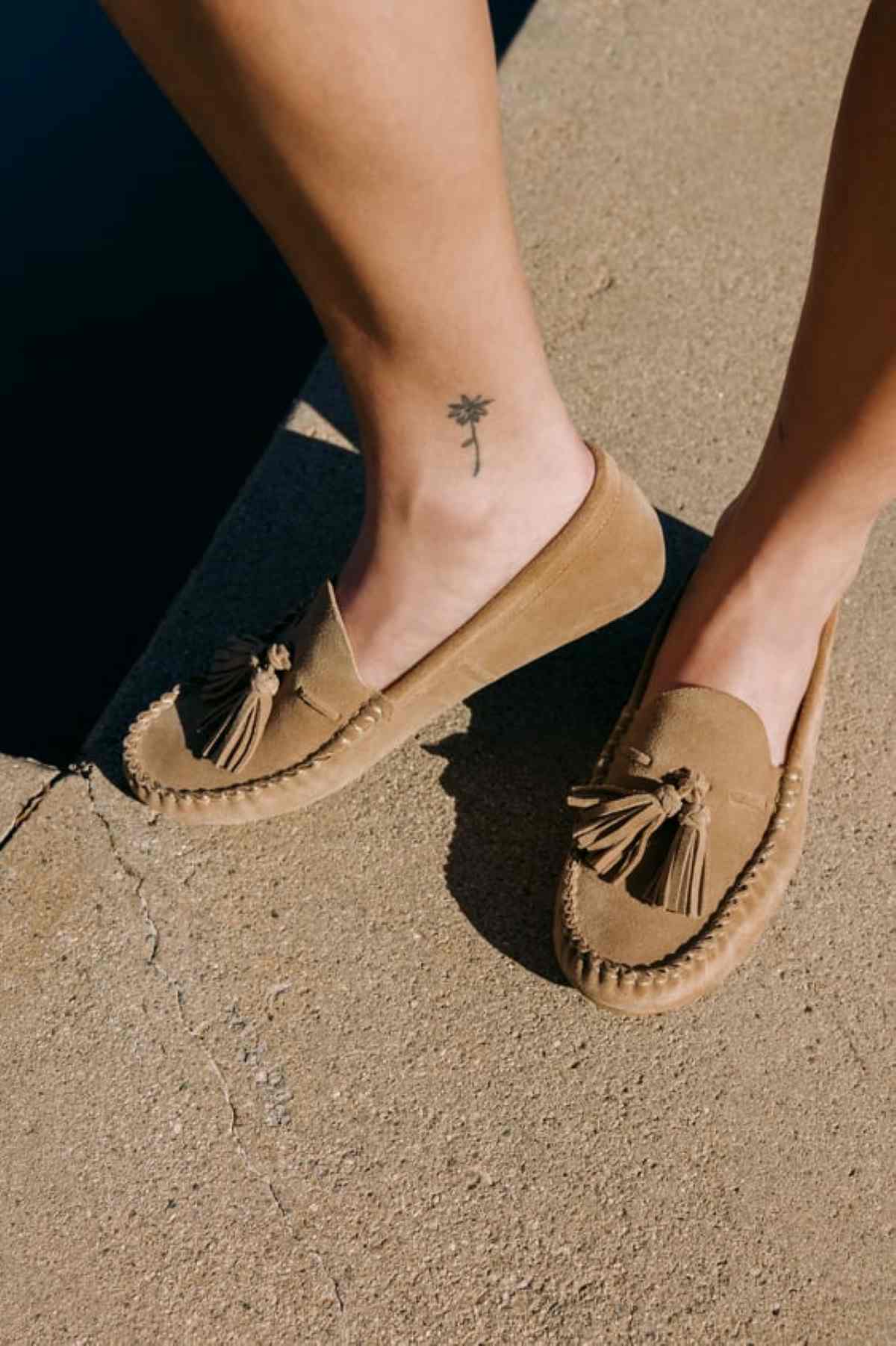 Μπεζ μοκασίνια με φουντάκια, 39.95 € , Zara