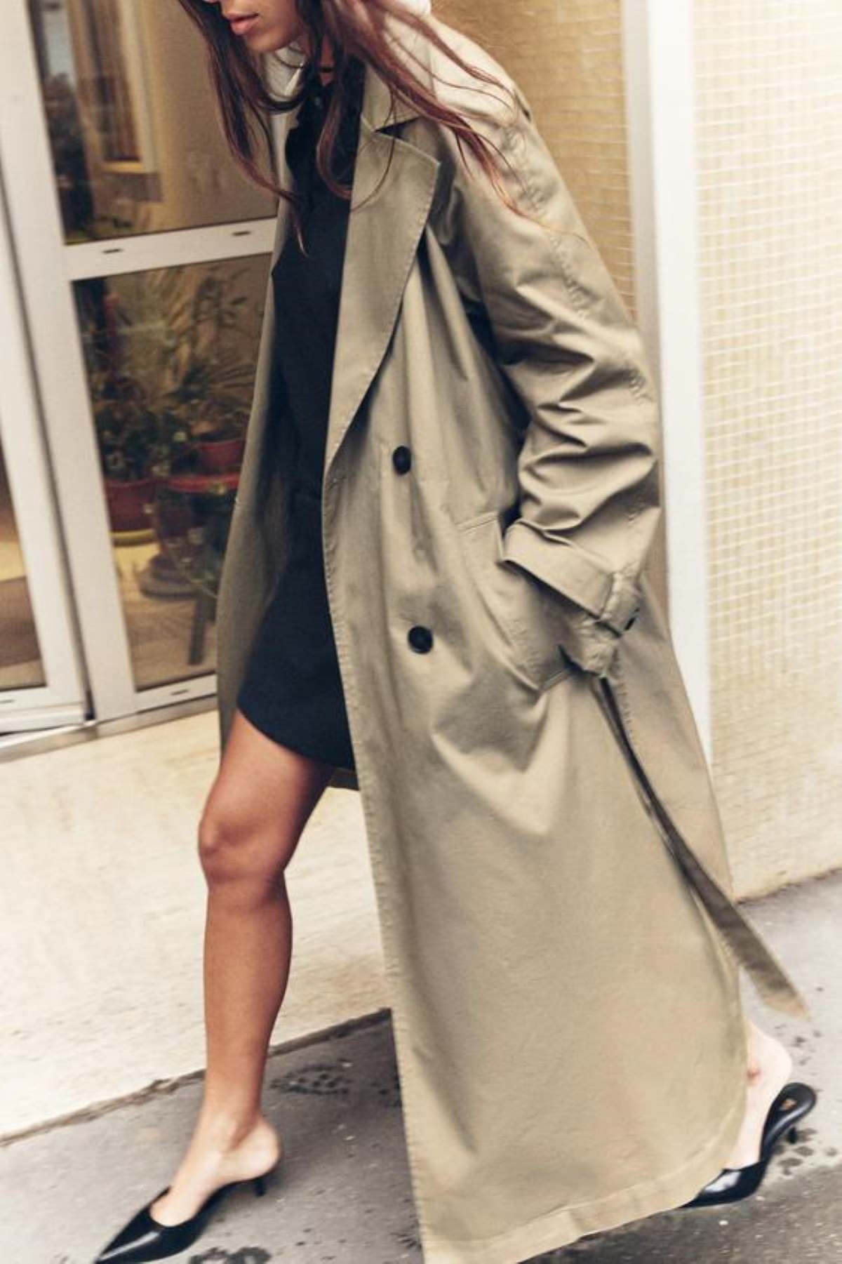 Χακί μακριά καμπαρντίνα, 59.95 € , Zara