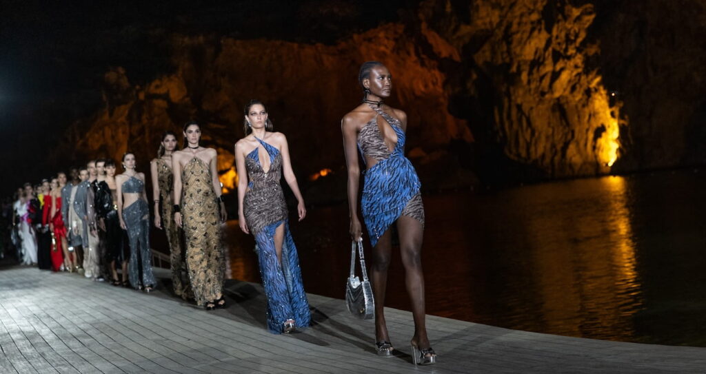 Ολοκληρώθηκε με επιτυχία η 34η Athens Fashion Week 6 Ολοκληρώθηκε με επιτυχία η 34η Athens Fashion Week