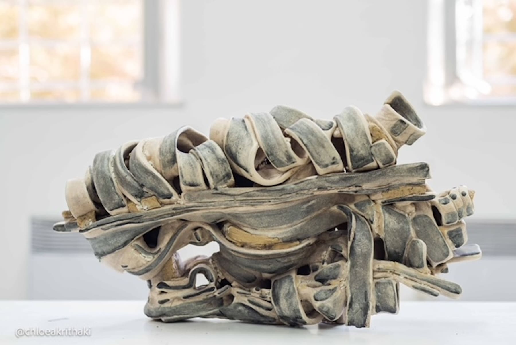 Μαίρη Χατζηνικολή-Σαραφιανού, Form, 1972, 32x58x10 cm, clay with glazes.
